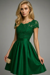 バックレスドレス