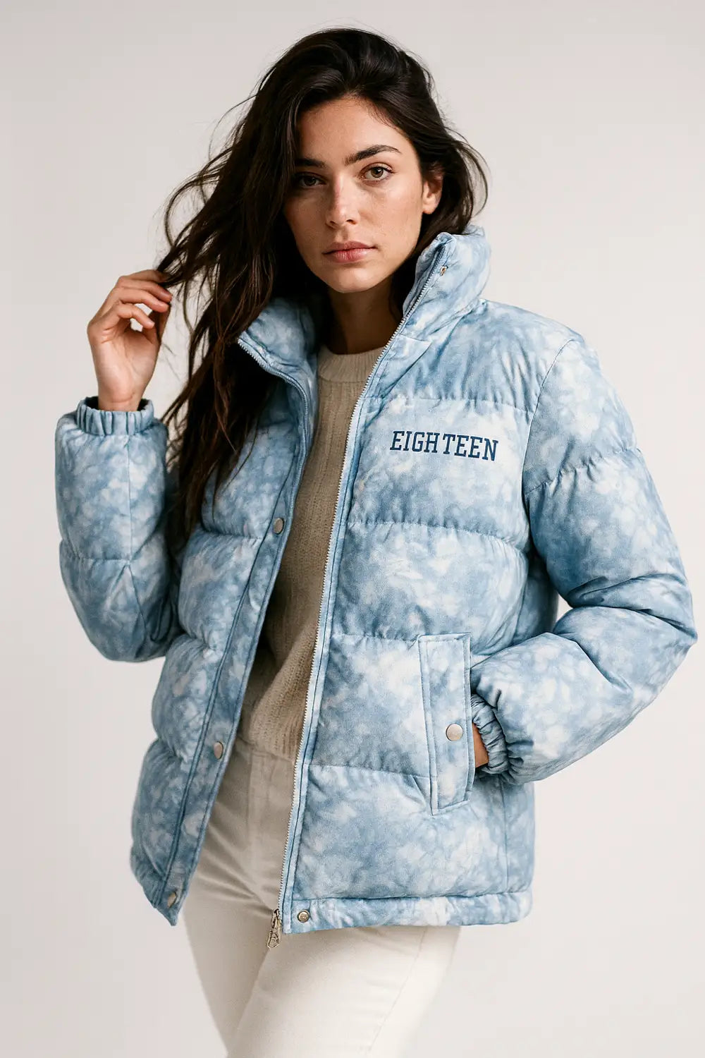 Light blue puffer jacket for women – trendy tie-dye quilted winter coat